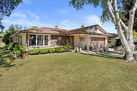 1734 Chestnut, South Milwaukee, WI 53172