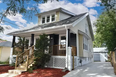 2812 W Rogers, Milwaukee, WI 53215