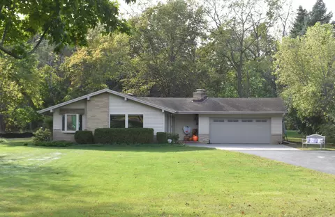 4065 S Sunny Slope, New Berlin, WI 53151