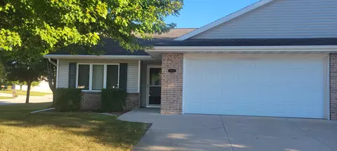 4910 Elmer #2, Manitowoc, WI 54220