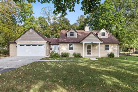 8621 Halverson, Waterford, WI 53185