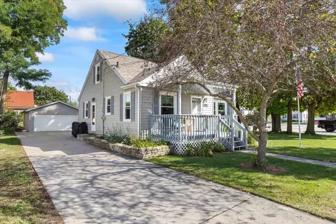 107 N 3rd, Waterford, WI 53185