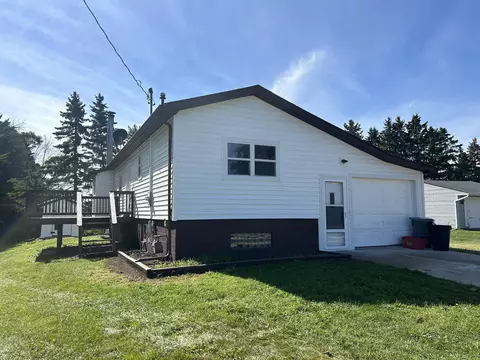 3015 Viebahn, Manitowoc, WI 54220