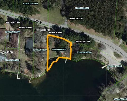 N6861 3rd, Westfield, WI 53964
