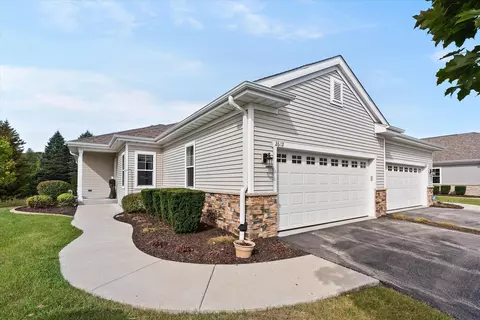 2612 Moraine, West Bend, WI 53095
