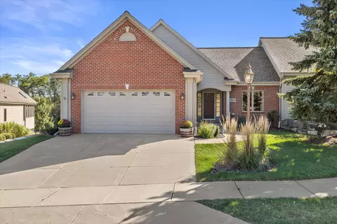 3423 Red Maple, Waukesha, WI 53188