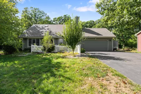 8366 Greenbriar, Norway, WI 53185