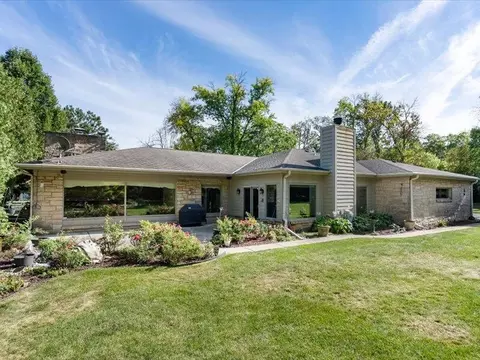 6711 N Holly, Fox Point, WI 53217