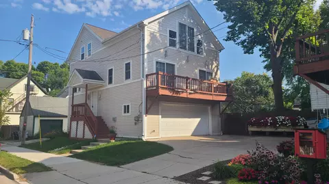 915 E Hadley, Milwaukee, WI 53212