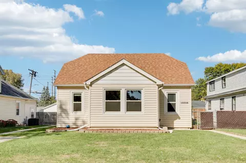 10308 W Schlinger, West Allis, WI 53214