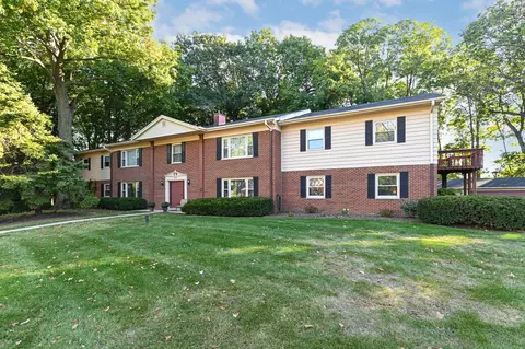 13340 W Bluemound #4, Elm Grove, WI 53122
