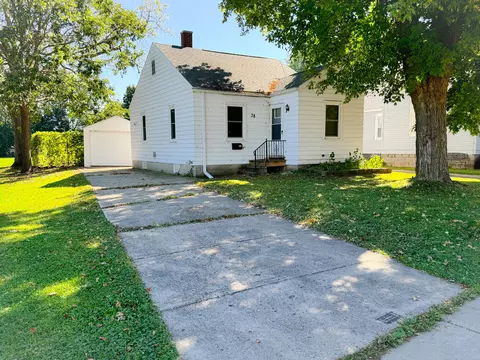 38 Frankfort, Oshkosh, WI 54901