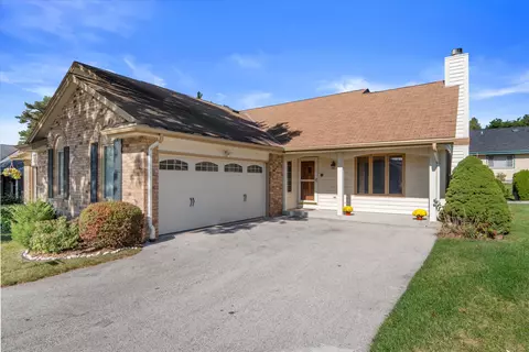 5421 S Somerset, Greenfield, WI 53221