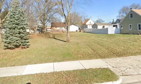 1512 N Chestnut, South Milwaukee, WI 53172