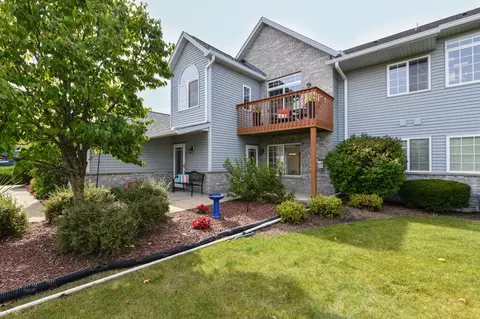 2211 N University #6, Waukesha, WI 53188