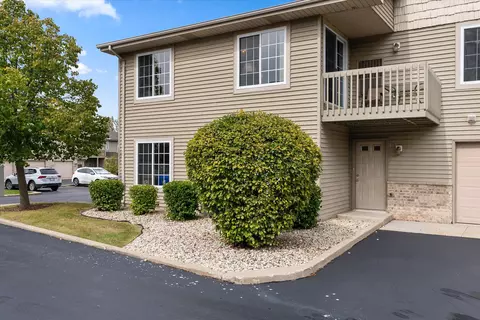 9920 74th #E, Kenosha, WI 53142