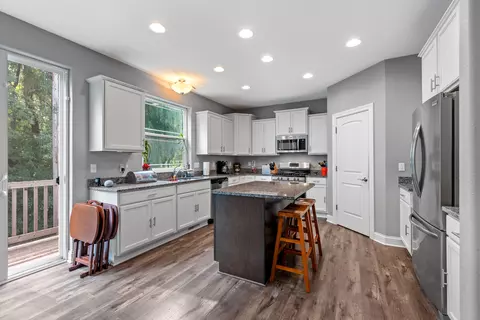 1515 E Prairie Vw, Oak Creek, WI 53154
