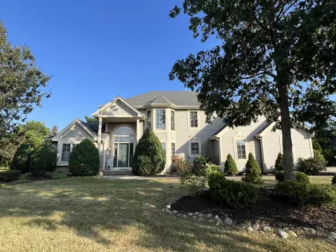 3739 W Forest Hl, Franklin, WI 53132