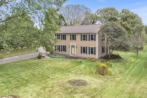 1423 W River Frst, Mequon, WI 53092