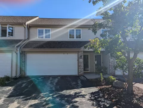 1911 Mallard Pointe #G, Waukesha, WI 53189