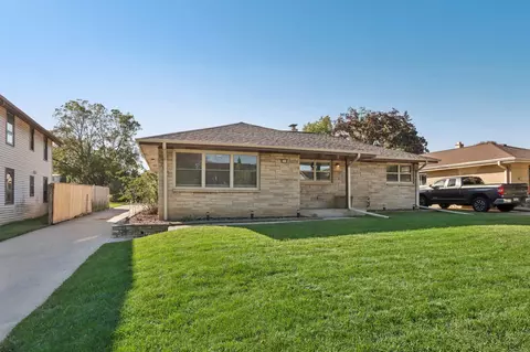 805 S 96th, West Allis, WI 53214
