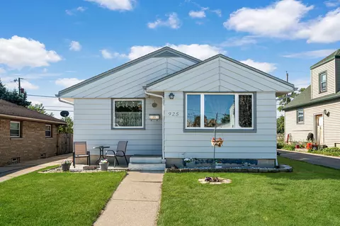 925 W Eden, Milwaukee, WI 53221