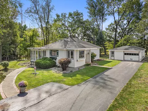 350 S Elm, Oconomowoc, WI 53066