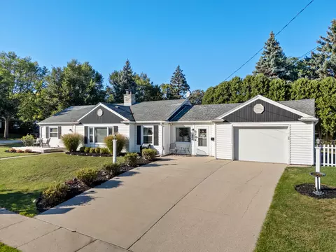 8428 W Bluemound, Wauwatosa, WI 53226
