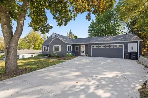 w271n2636 Pear Tree, Pewaukee, WI 53072