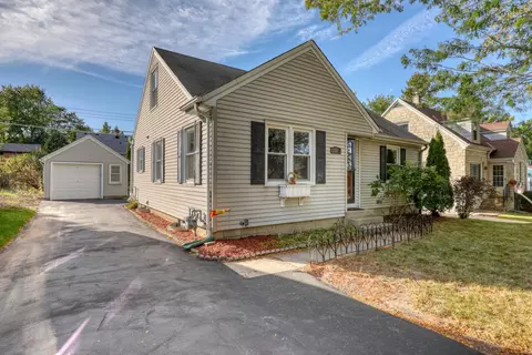 751 N 115th, Wauwatosa, WI 53226