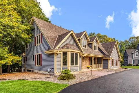 14890 Clare Brg, Brookfield, WI 53005