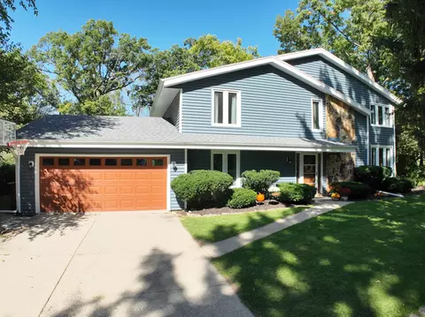 405 Prairie Vw, North Prairie, WI 53153
