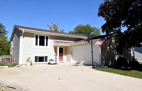 11020 W Parnell, Hales Corners, WI 53130