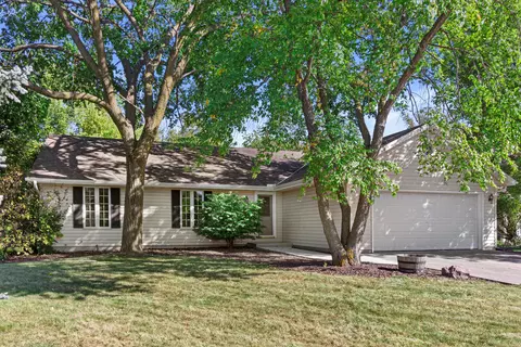 w161n5876 Cheryln, Menomonee Falls, WI 53051