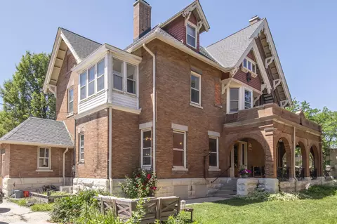 2929 W Highland, Milwaukee, WI 53208