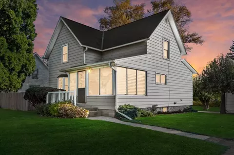 7360 N N Lk, Lannon, WI 53046