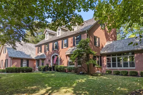 106 W Dogwood, Mequon, WI 53092