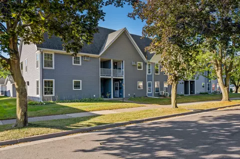 1400 Redfield # 7, La Crosse, WI 54601