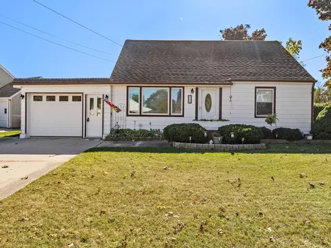 534 Washington, Mishicot, WI 54228