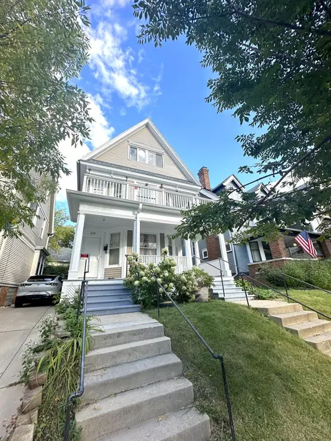2638 N Farwell #2640, Milwaukee, WI 53211