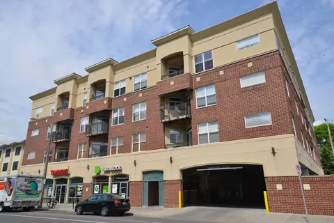 1619 N Farwell #106, Milwaukee, WI 53202