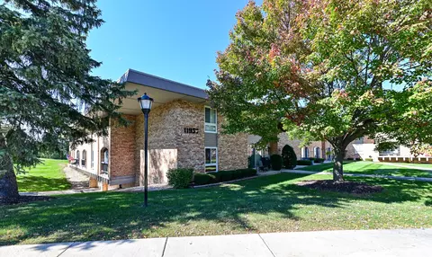 11957 W Appleton #18, Milwaukee, WI 53224