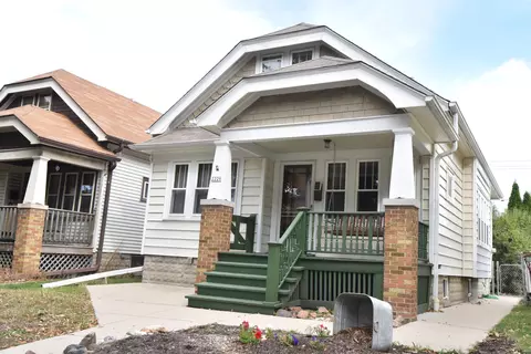 2226 S 69th, West Allis, WI 53219