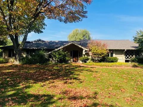 9431 N Regent, Bayside, WI 53217