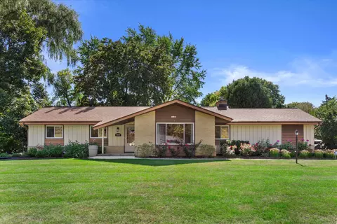 5475 W Silverleaf, Brown Deer, WI 53223