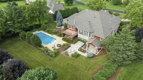 847 Burr Oak, Summit, WI 53066