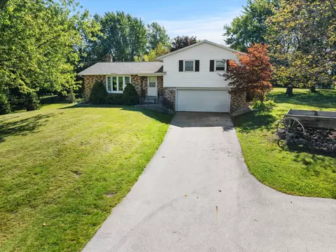 9027 County Highway Jj, Manitowoc Rapids, WI 54220