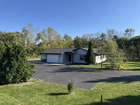 n34w23403 Capitol, Pewaukee, WI 53072