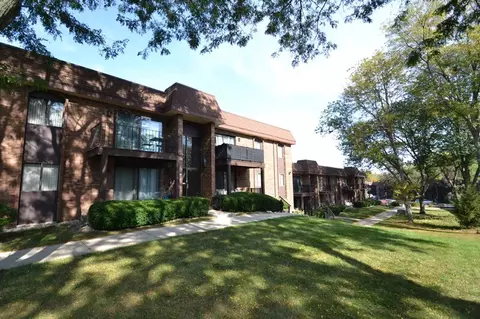 9350 W Forest Home #3, Greenfield, WI 53228
