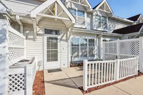 3330 E College #5, Cudahy, WI 53110